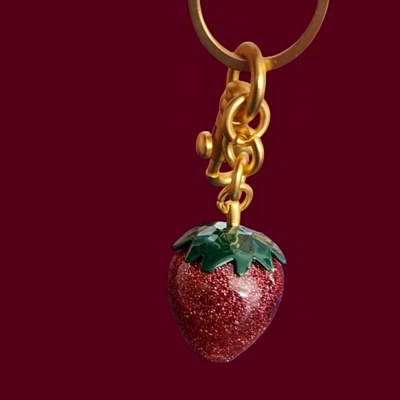 🍓Sparkling Strawberry Keychain With Gold-Tone Accent - Picture 1 of 2